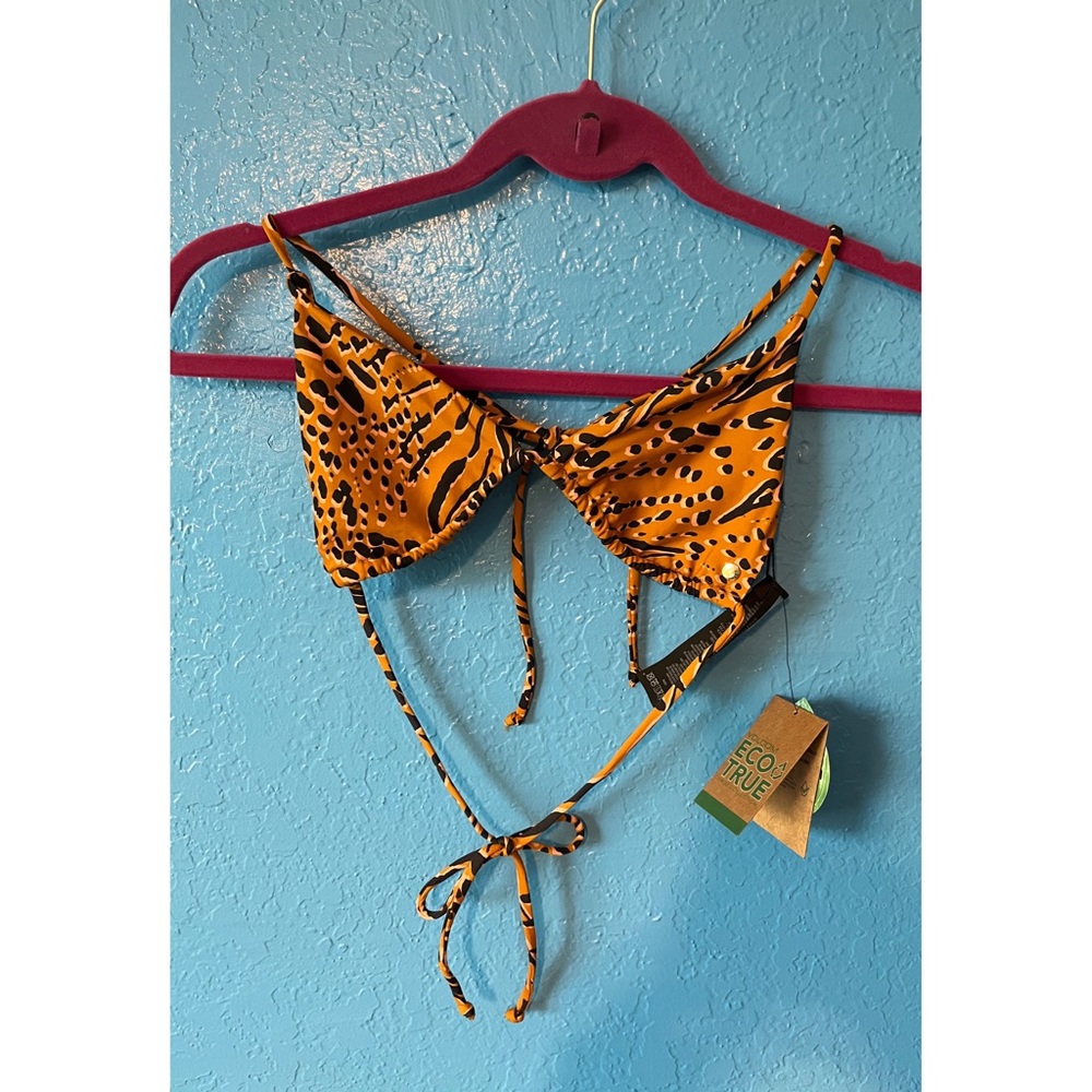 NWT Volcom Bikini top eco true, size small animal print